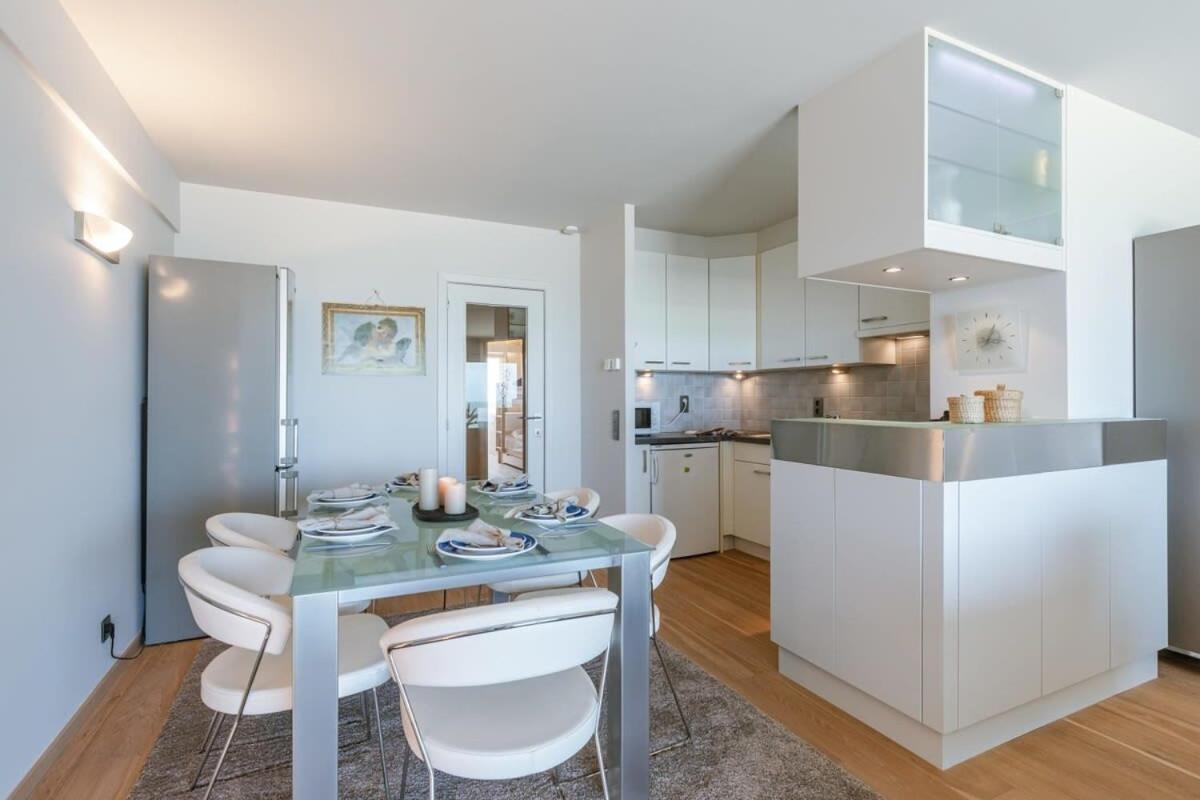 Huswell - Apartment With Stunning Sea View In Middelkerke Ngoại thất bức ảnh